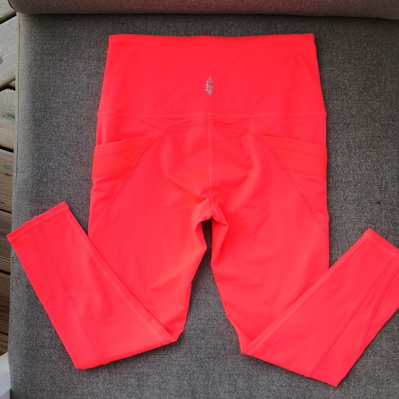 Worn once! - FREE PEOPLE / FP MOVEMENT High-Rise Pocketed Leggings - Picture 4 of 10